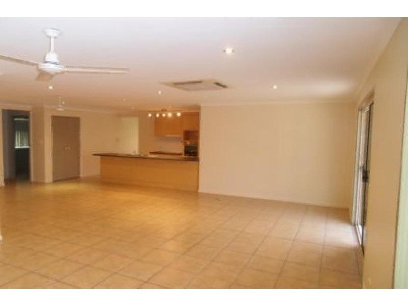 2 Karumba Court, Tannum Sands QLD 4680