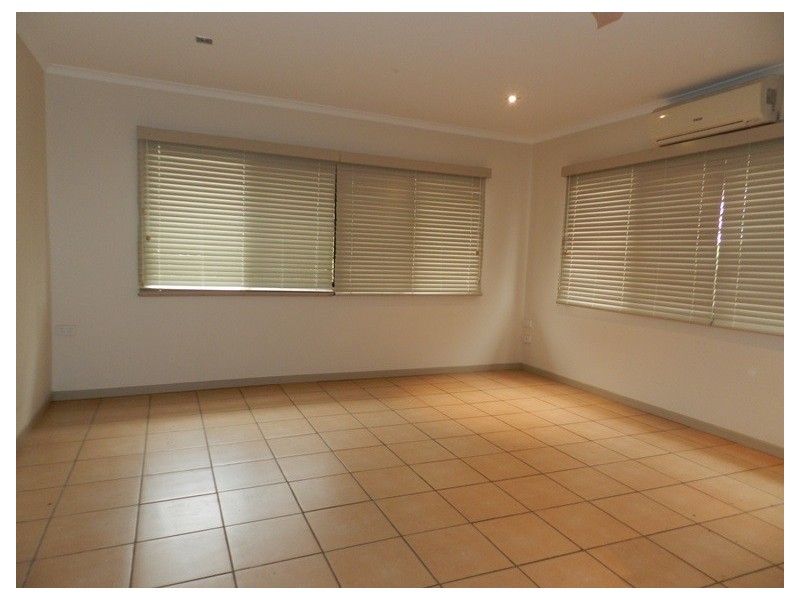 2/18 Glegg Street, West Gladstone QLD 4680