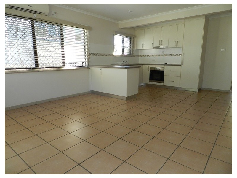 2/18 Glegg Street, West Gladstone QLD 4680