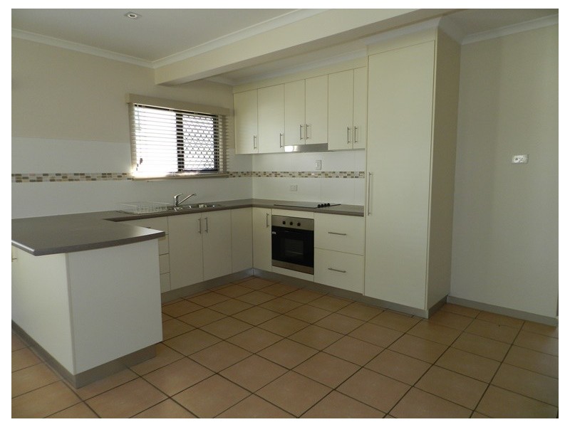 2/18 Glegg Street, West Gladstone QLD 4680