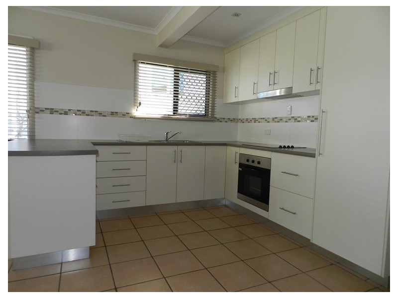 2/18 Glegg Street, West Gladstone QLD 4680