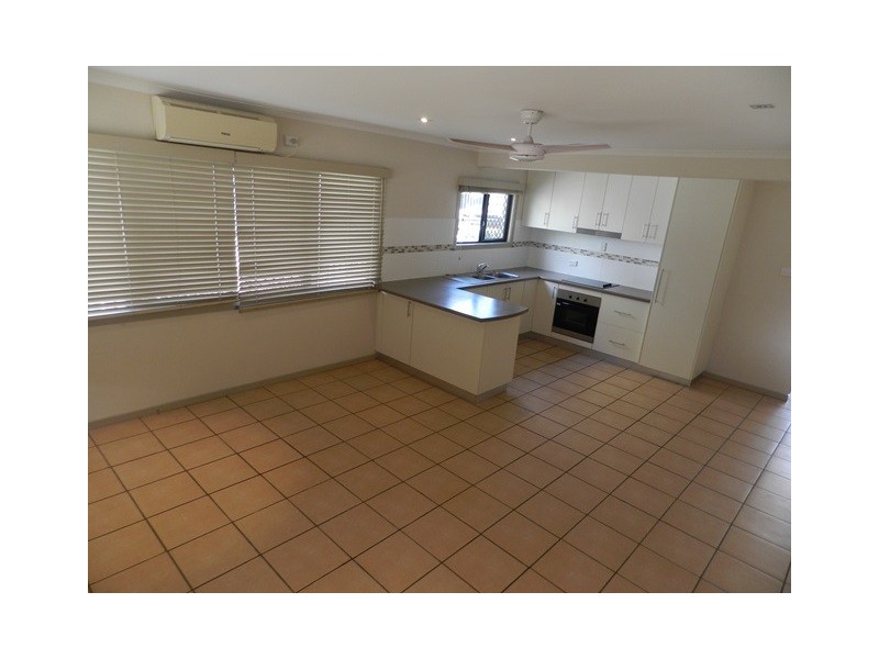 2/18 Glegg Street, Gladstone QLD 4680