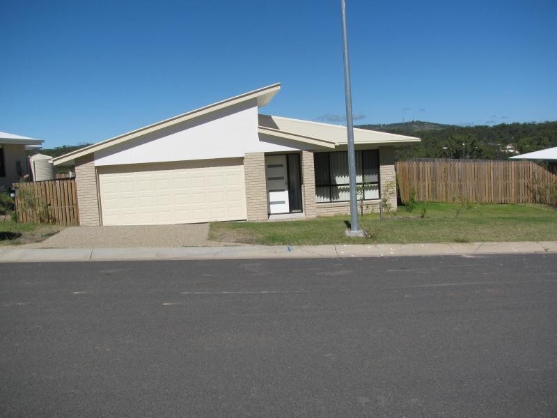 54 Victoria Avenue, Glen Eden QLD 4680