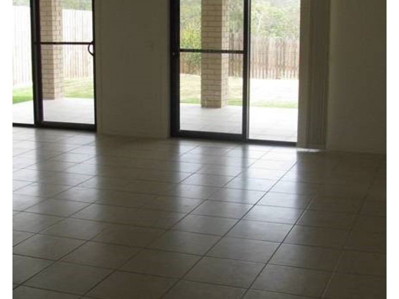 54 Victoria Avenue, Glen Eden QLD 4680