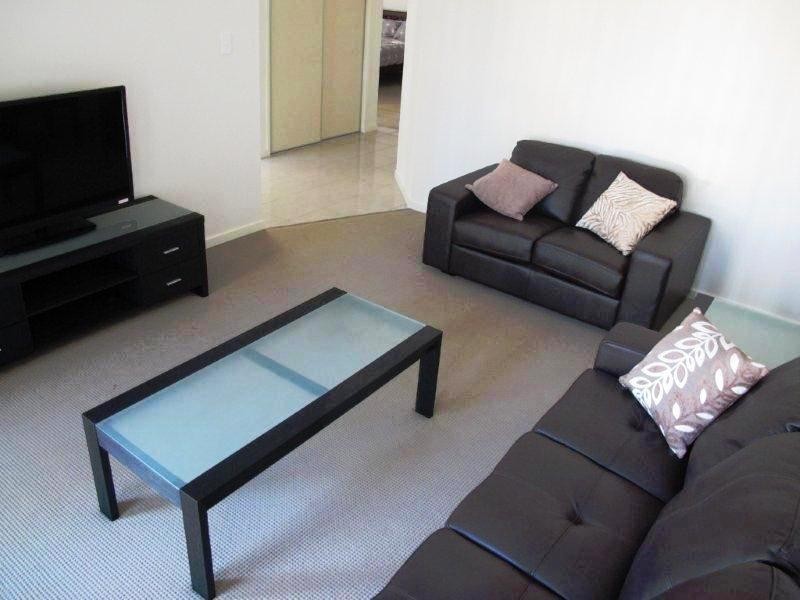 33 Wattle Street, New Auckland QLD 4680