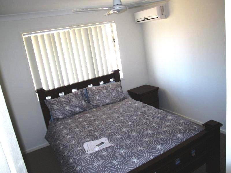 33 Wattle Street, New Auckland QLD 4680