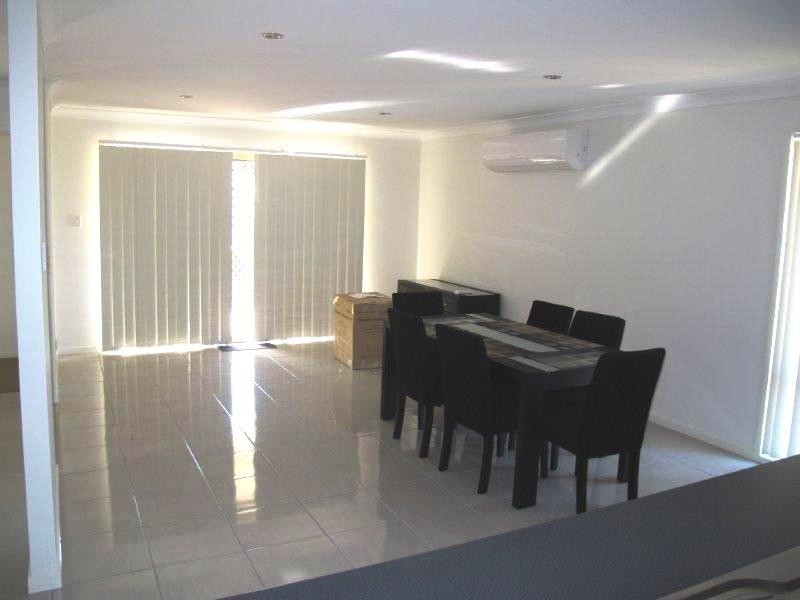 33 Wattle Street, New Auckland QLD 4680