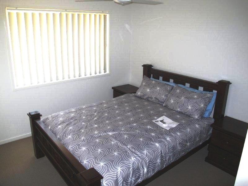 33 Wattle Street, New Auckland QLD 4680