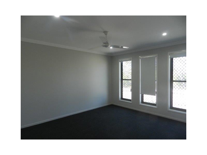 14 Daintree Blv, New Auckland QLD 4680