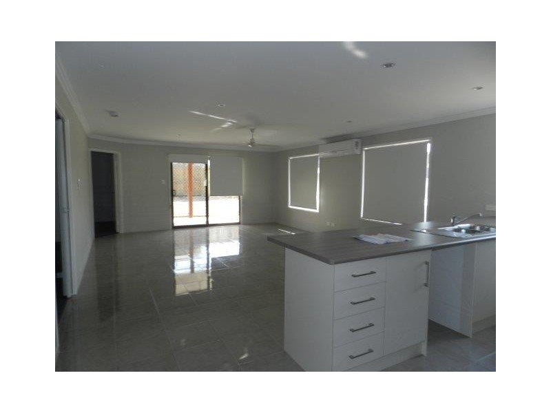 14 Daintree Blv, New Auckland QLD 4680