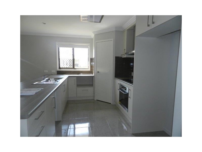 14 Daintree Blv, New Auckland QLD 4680