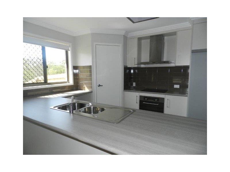 14 Daintree Blv, New Auckland QLD 4680