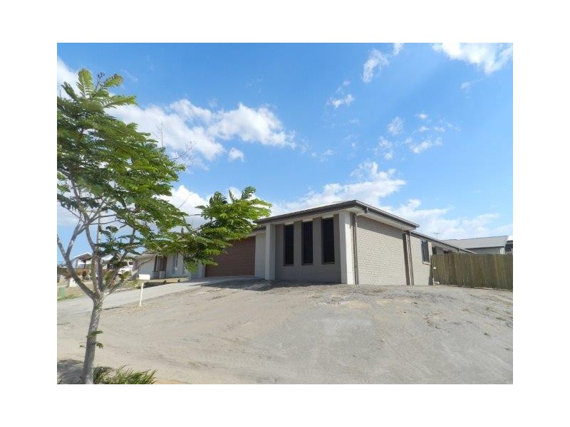 14 Daintree Blv, New Auckland QLD 4680