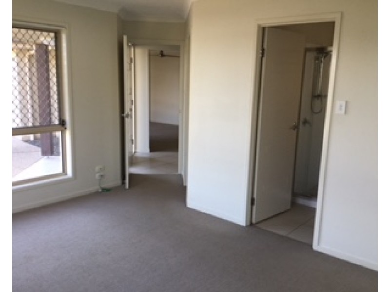 5 Dampier Crt, Glen Eden QLD 4680