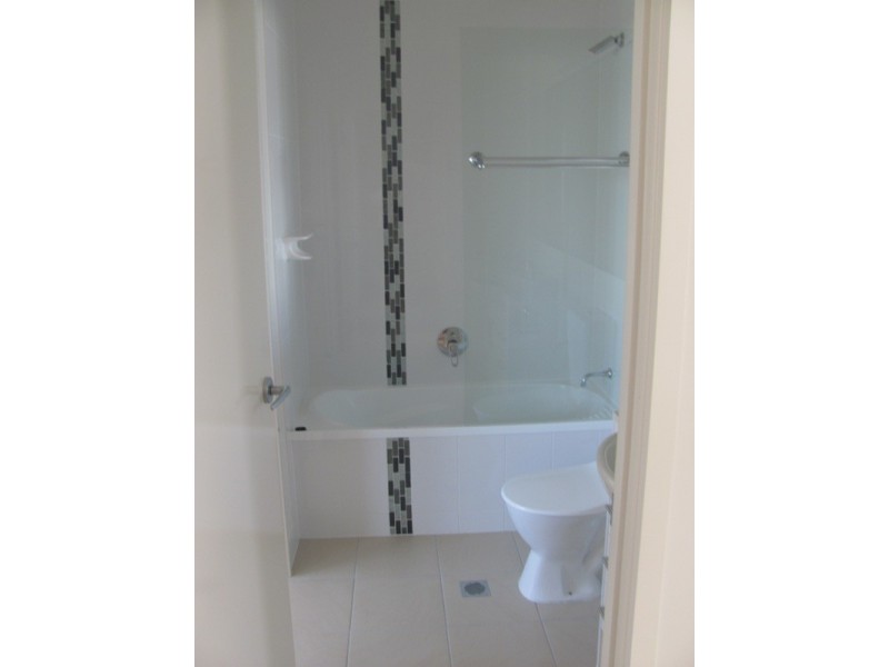 1/9 Morris Avenue, Calliope QLD 4680