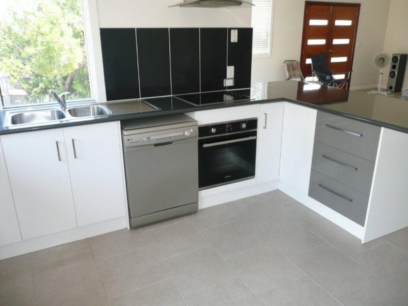 41 Higgins Street, West Gladstone QLD 4680