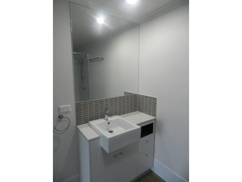 213/64 Glenlyon Street, Gladstone QLD 4680