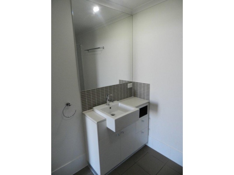 233/64 Glenlyon Street, Gladstone QLD 4680