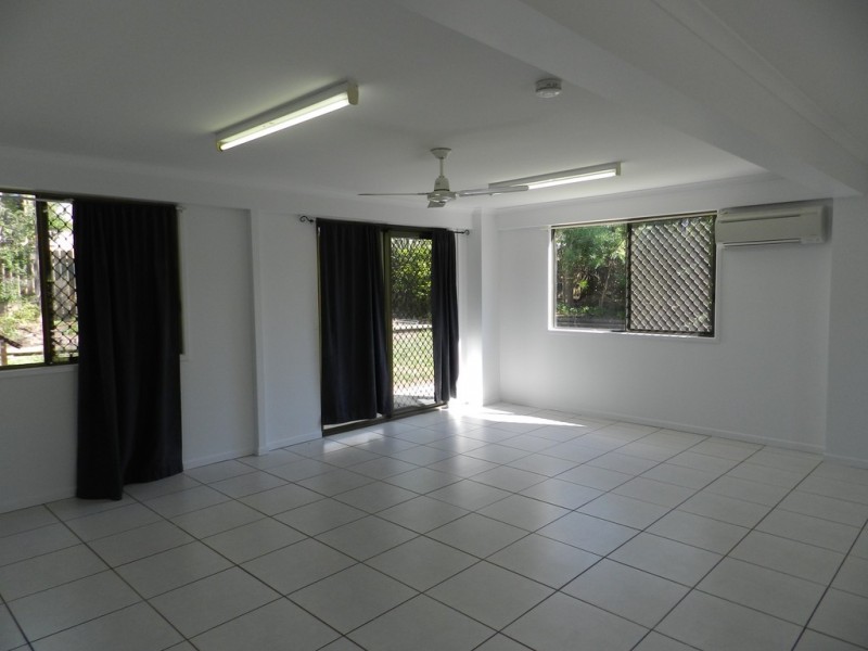 1 Carinya Drive, Clinton QLD 4680