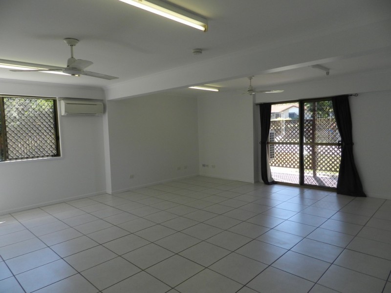 1 Carinya Drive, Clinton QLD 4680
