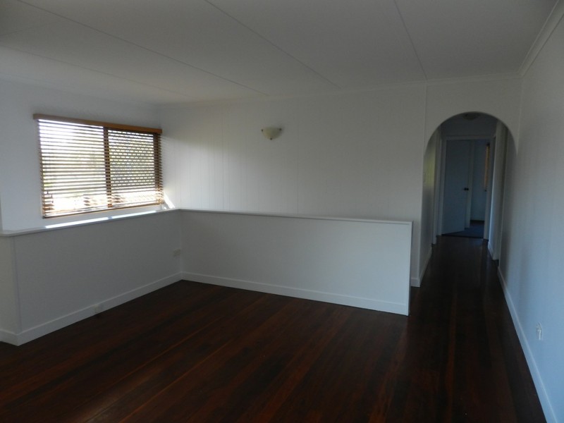 1 Carinya Drive, Clinton QLD 4680