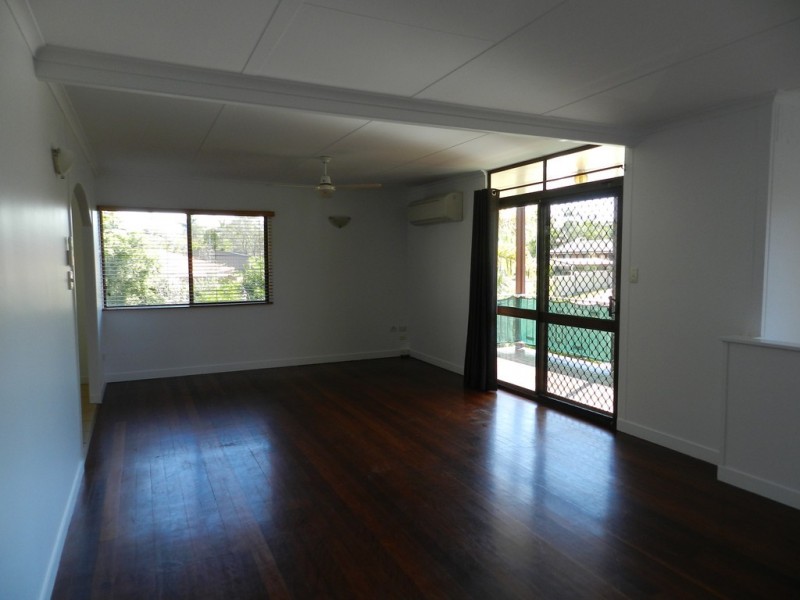 1 Carinya Drive, Clinton QLD 4680