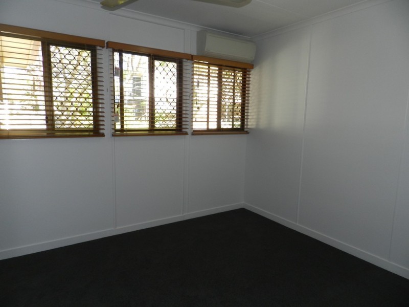 1 Carinya Drive, Clinton QLD 4680