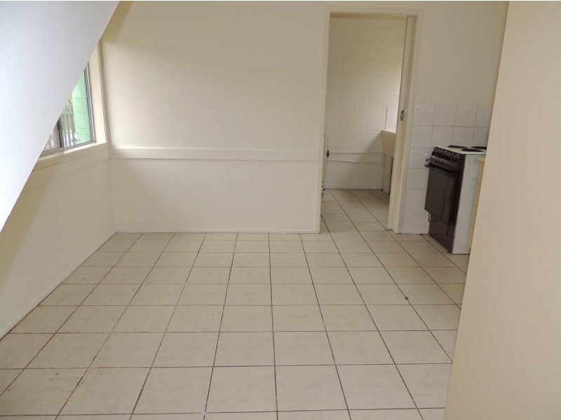 2/131 Toolooa Street, South Gladstone QLD 4680