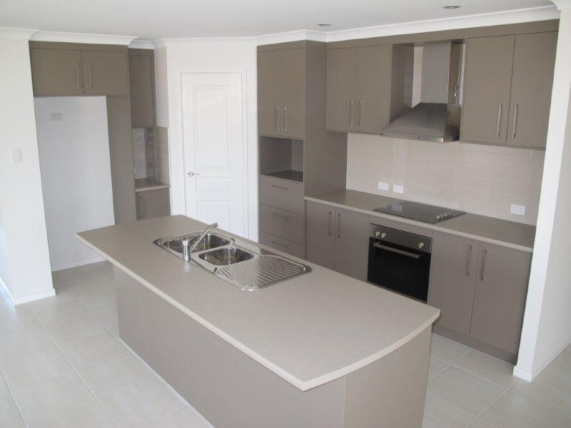 2 Sundew Street, New Auckland QLD 4680