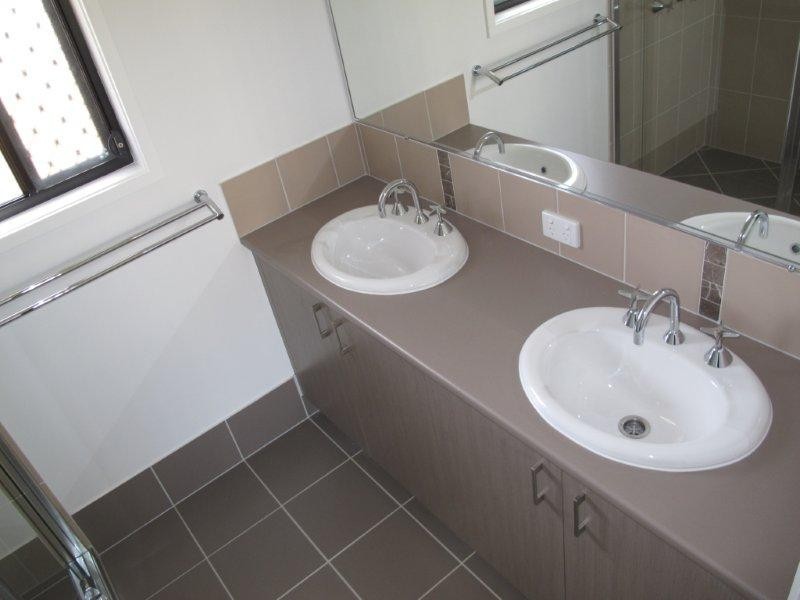 2 Sundew Street, New Auckland QLD 4680