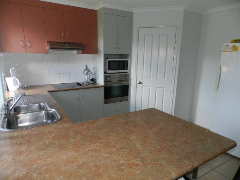 14 Leonie Ct, New Auckland QLD 4680