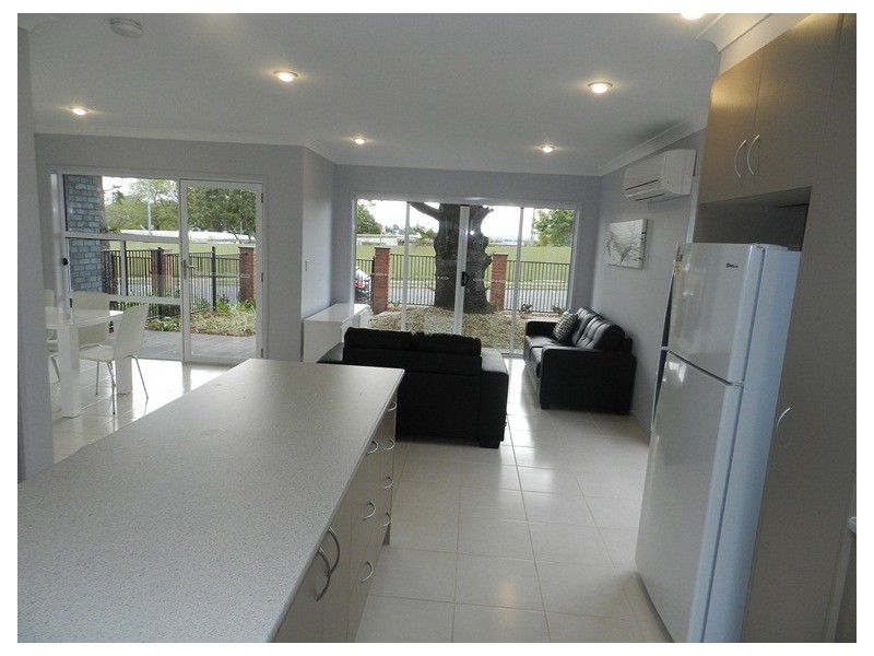 7/77-79 Tank Street, Gladstone QLD 4680