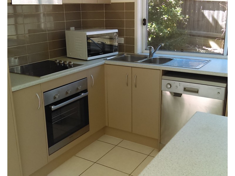 1/77-79 Tank Street, Gladstone QLD 4680