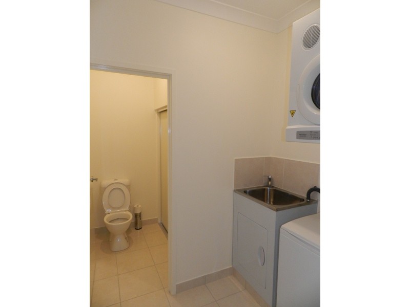 1/77-79 Tank Street, Gladstone QLD 4680