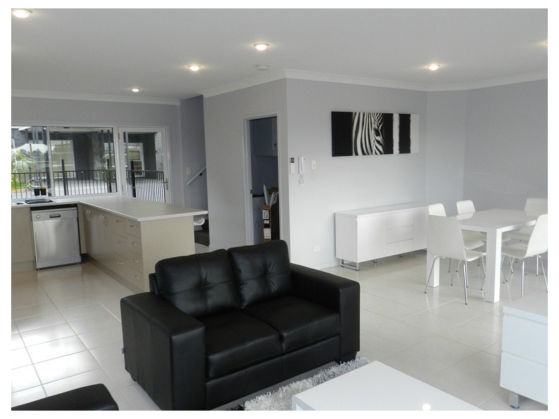 6/77-79 Tank Street, Gladstone QLD 4680