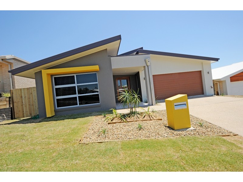 7 Kroombit Terrace, Kirkwood QLD 4680