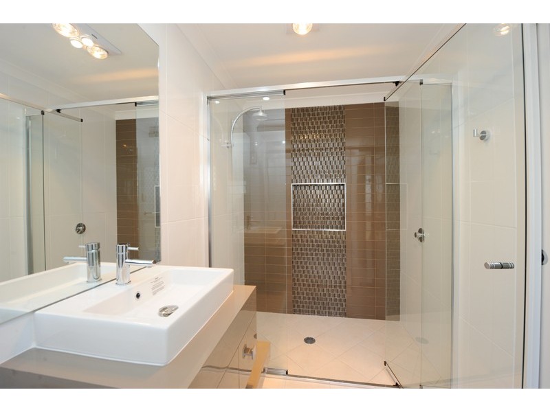 7 Kroombit Terrace, Kirkwood QLD 4680