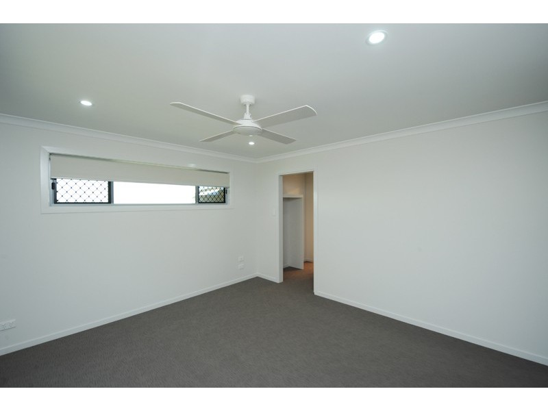7 Kroombit Terrace, Kirkwood QLD 4680