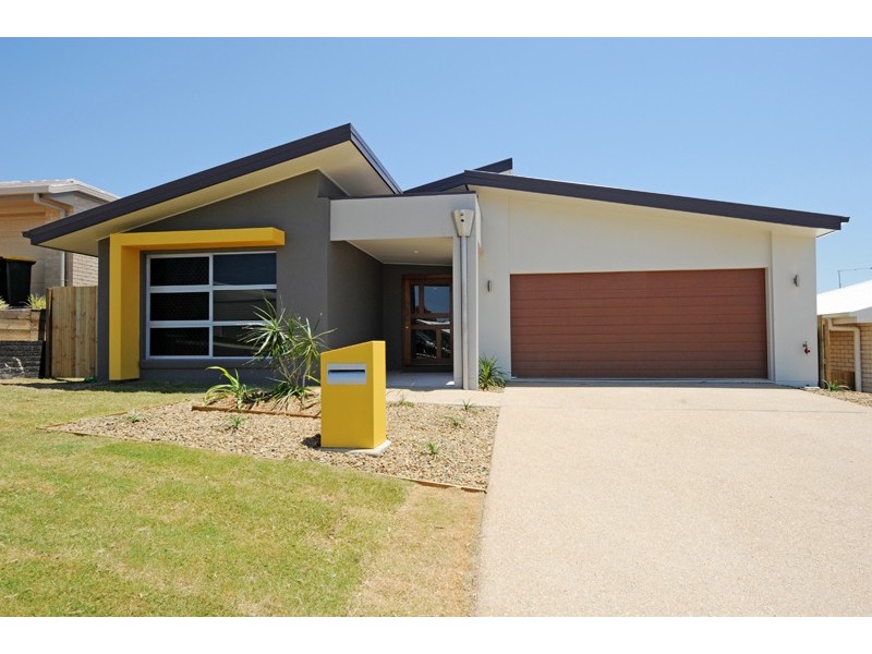 7 Kroombit Terrace, Kirkwood QLD 4680