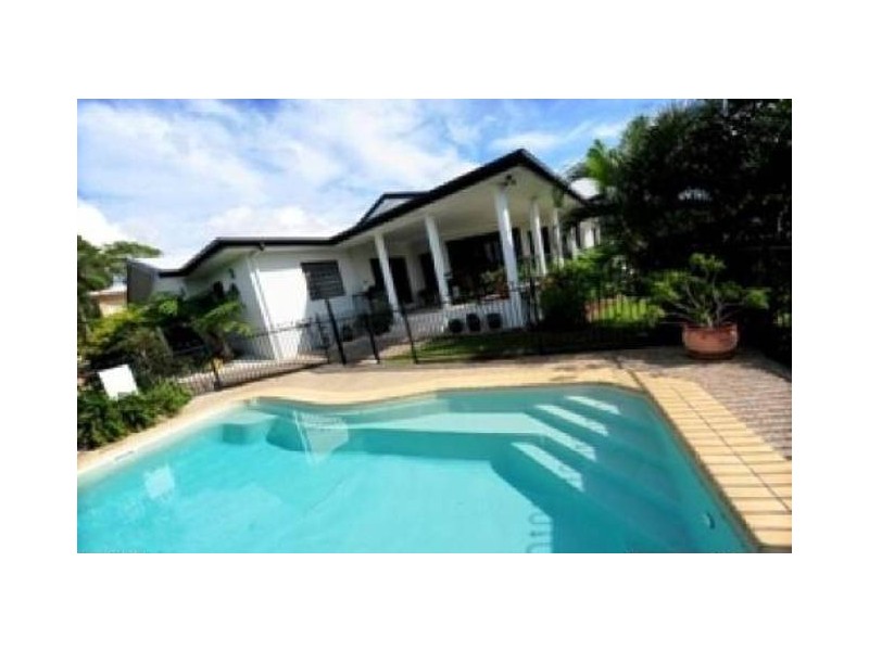 8 Windward Passage, Toolooa QLD 4680