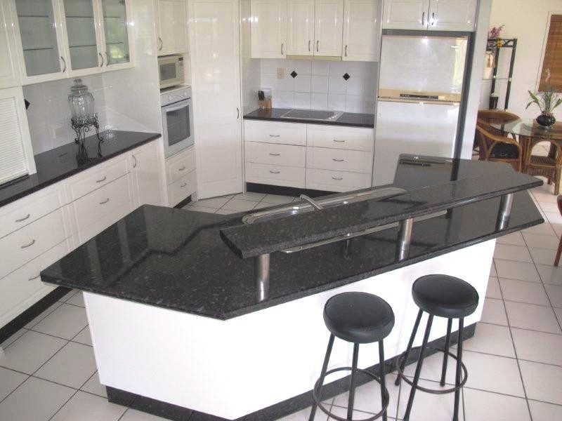 8 Windward Passage, Toolooa QLD 4680