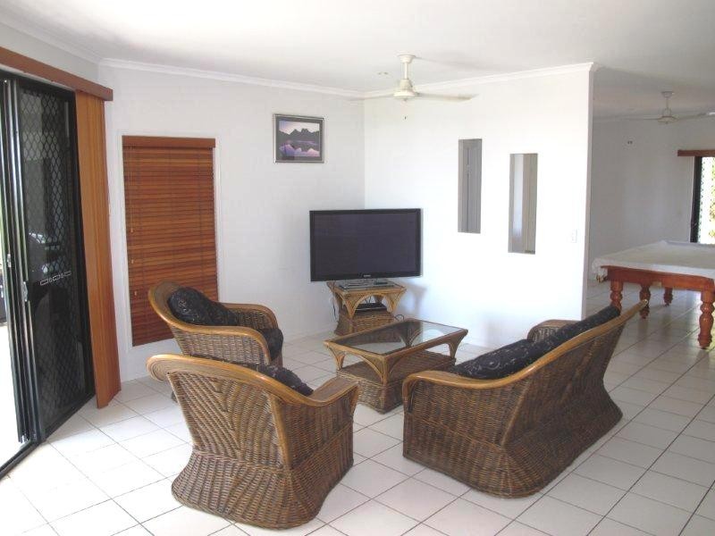 8 Windward Passage, Toolooa QLD 4680