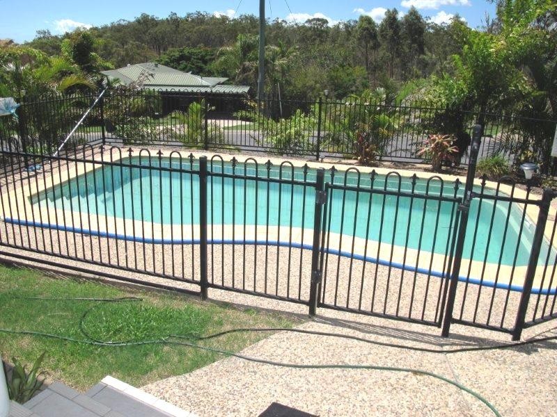 8 Windward Passage, Toolooa QLD 4680