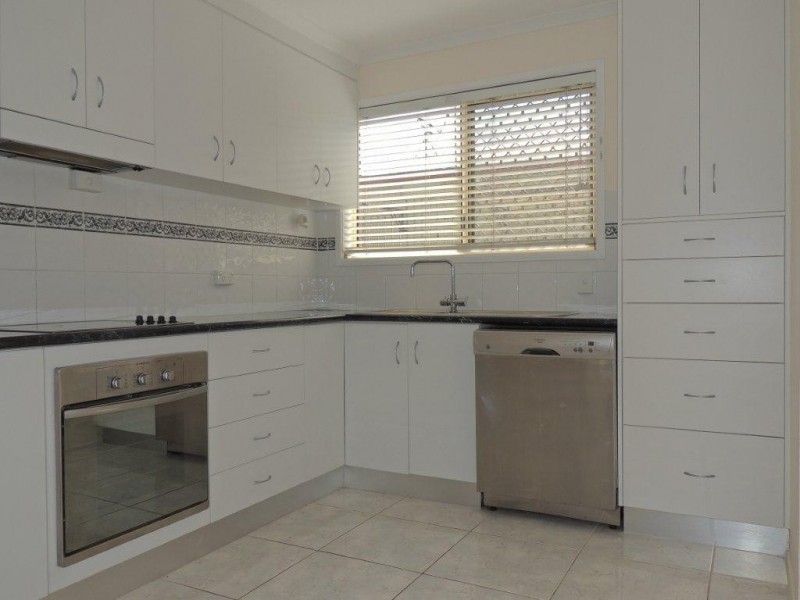 2/38 Marten Street, Gladstone QLD 4680