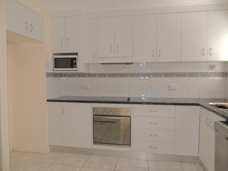 2/38 Marten Street, Gladstone QLD 4680