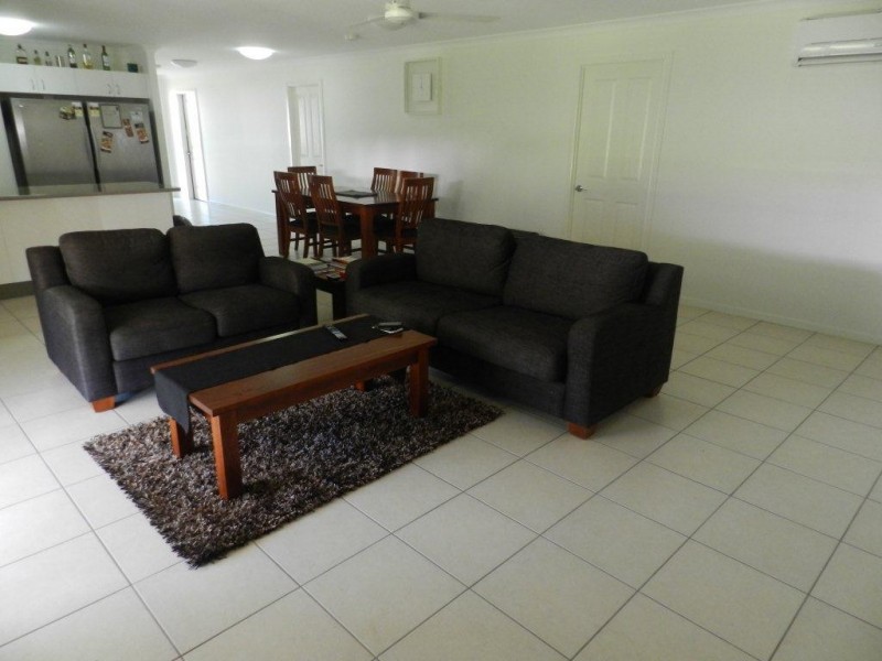 15 Iris Road, Kirkwood QLD 4680