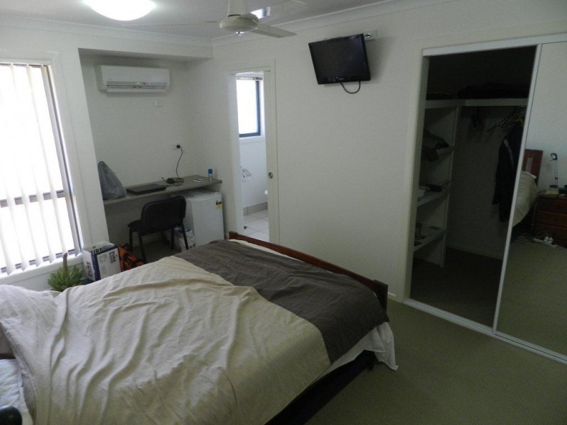 15 Iris Road, Kirkwood QLD 4680