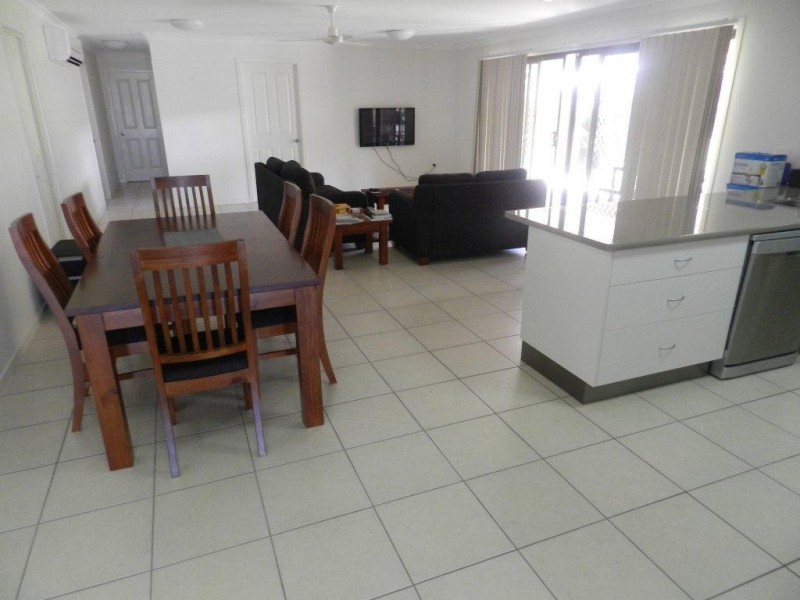 15 Iris Road, Kirkwood QLD 4680