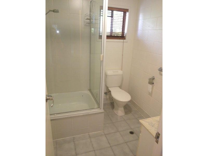 2/143 Toolooa Street, South Gladstone QLD 4680