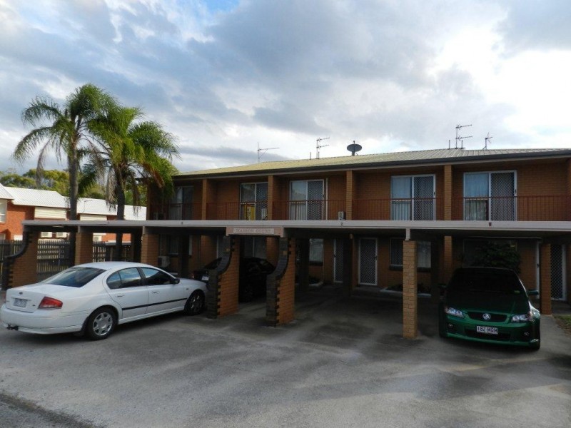 2/4 Elizabeth Street, Tannum Sands QLD 4680